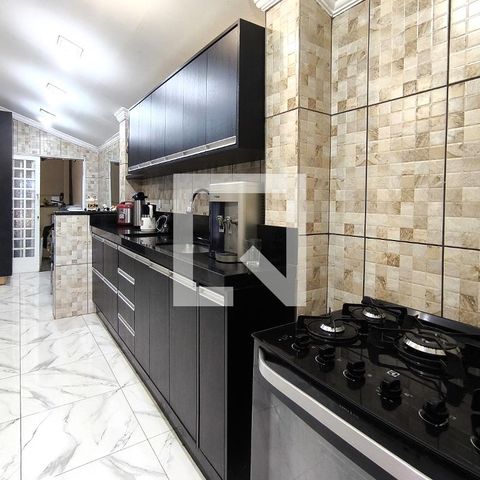 Casa à venda com 180m², 3 quartos e 2 vagas Casa à venda com 180m², 3 quartos e 2 vagasCozinha