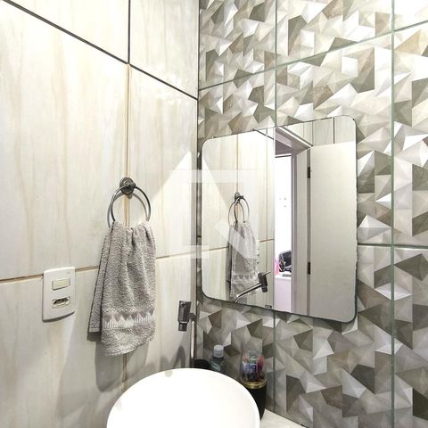 Casa à venda com 180m², 3 quartos e 2 vagas Casa à venda com 180m², 3 quartos e 2 vagasBanheiro