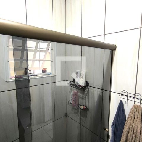 Casa à venda com 180m², 3 quartos e 2 vagas Casa à venda com 180m², 3 quartos e 2 vagasBanheiro