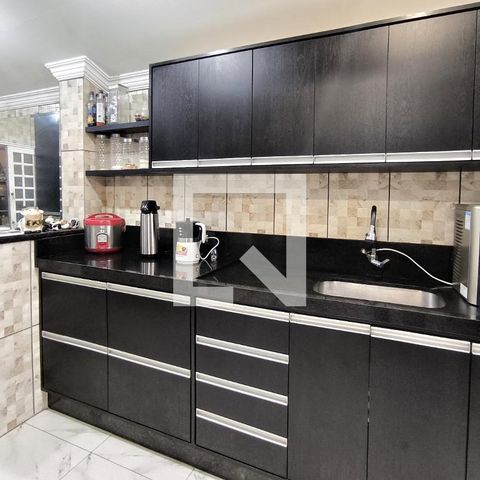 Casa à venda com 180m², 3 quartos e 2 vagas Casa à venda com 180m², 3 quartos e 2 vagasCozinha