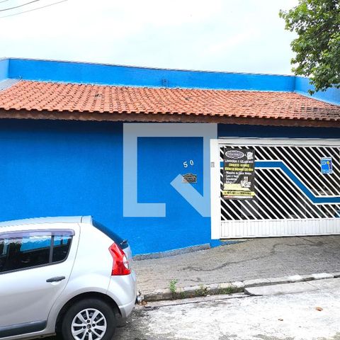 Casa à venda com 180m², 3 quartos e 2 vagas Casa à venda com 180m², 3 quartos e 2 vagasFachada