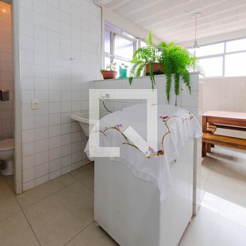 Apartamento à venda com 130m², 3 quartos e 2 vagas Apartamento à venda com 130m², 3 quartos e 2 vagasÁrea de serviço