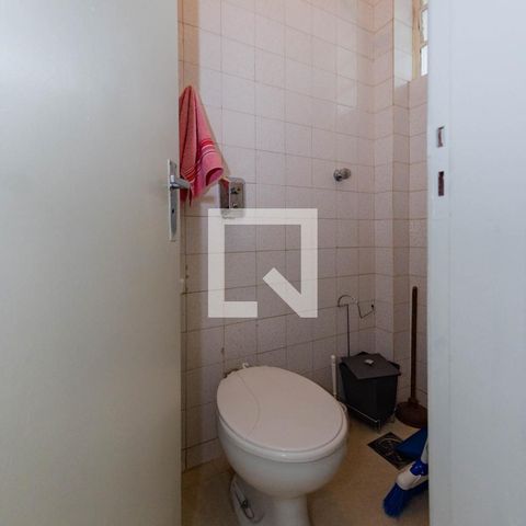 Apartamento à venda com 130m², 3 quartos e 2 vagas Apartamento à venda com 130m², 3 quartos e 2 vagasQuarto de serviço