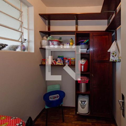 Apartamento à venda com 130m², 3 quartos e 2 vagas Apartamento à venda com 130m², 3 quartos e 2 vagasQuarto de serviço