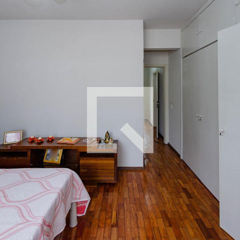 Apartamento à venda com 130m², 3 quartos e 2 vagas Apartamento à venda com 130m², 3 quartos e 2 vagasSuíte