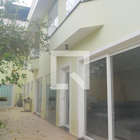 Casa para alugar com 470m², 3 quartos e 5 vagasQuintal