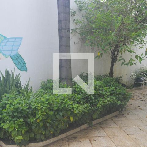Casa para alugar com 470m², 3 quartos e 5 vagasQuintal