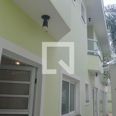 Casa para alugar com 470m², 3 quartos e 5 vagasQuintal