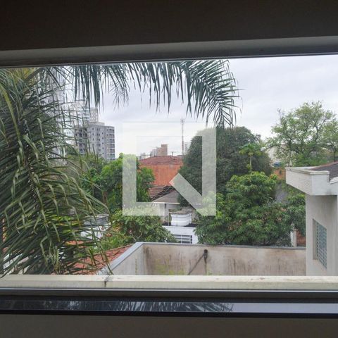 Casa para alugar com 470m², 3 quartos e 5 vagasEscada