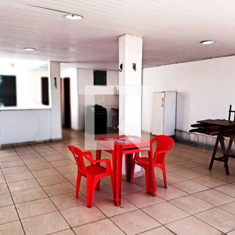 Casa à venda com 70m², 4 quartos e sem vaga