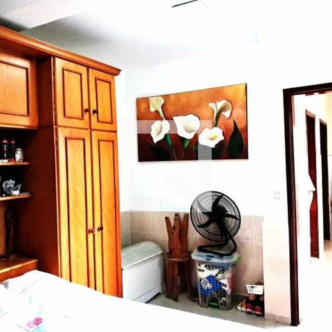 Casa à venda com 70m², 4 quartos e sem vaga