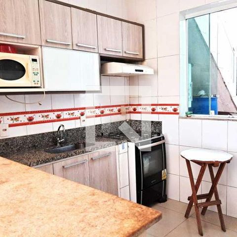 Casa à venda com 70m², 4 quartos e sem vaga