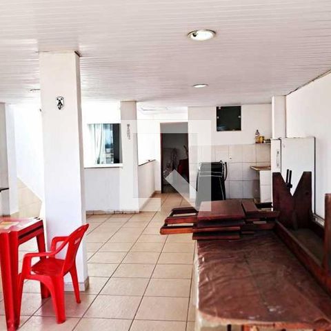 Casa à venda com 70m², 4 quartos e sem vaga