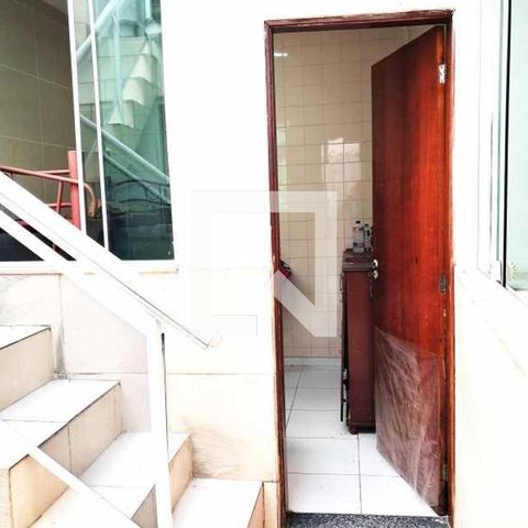 Casa à venda com 70m², 4 quartos e sem vaga