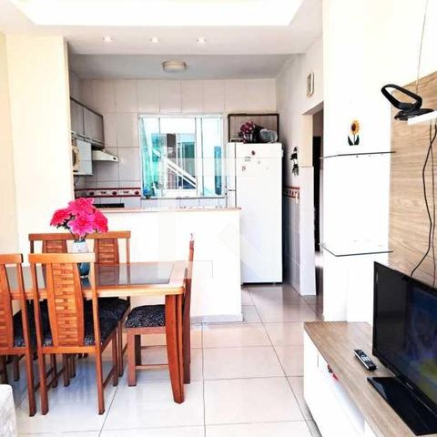 Casa à venda com 70m², 4 quartos e sem vaga
