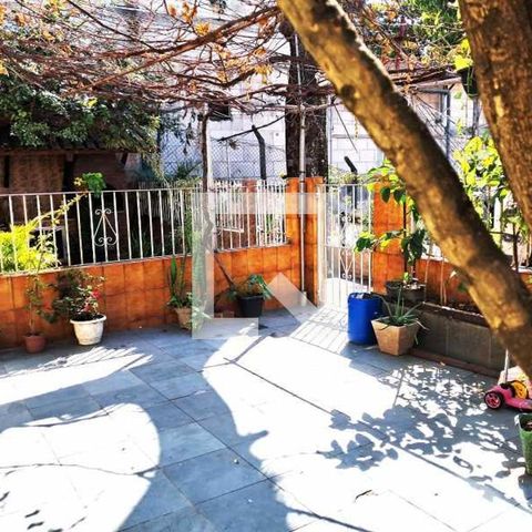 Casa à venda com 70m², 4 quartos e sem vaga