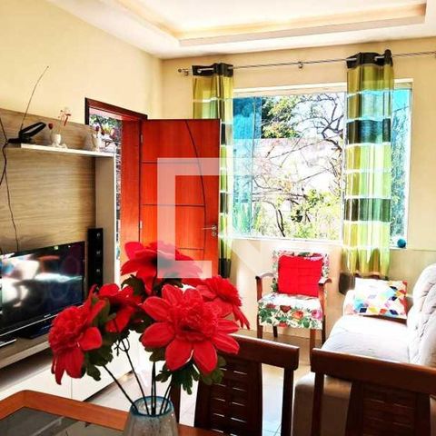 Casa à venda com 70m², 4 quartos e sem vaga