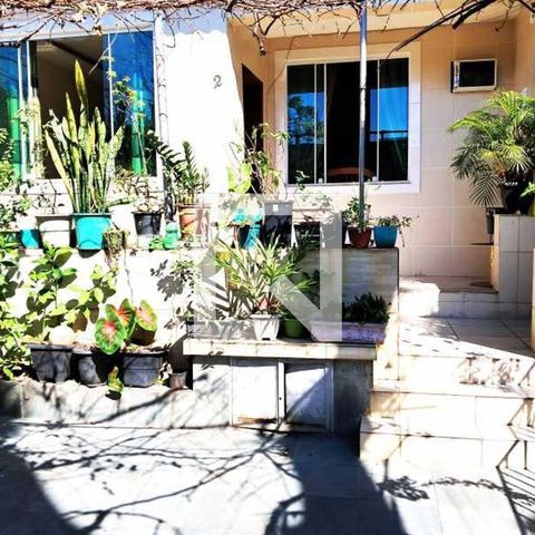 Casa à venda com 70m², 4 quartos e sem vaga