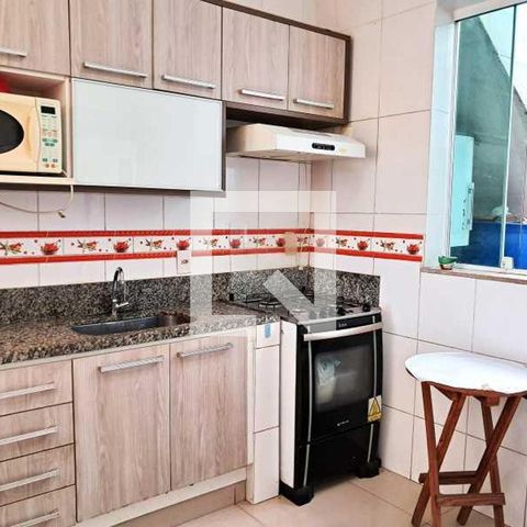 Casa à venda com 70m², 4 quartos e sem vaga
