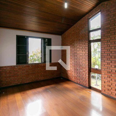 Casa à venda com 1240m², 3 quartos e 8 vagas Casa à venda com 1240m², 3 quartos e 8 vagasQuarto 1