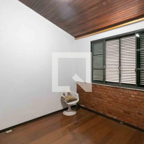 Casa à venda com 1240m², 3 quartos e 8 vagas Casa à venda com 1240m², 3 quartos e 8 vagasQuarto 2