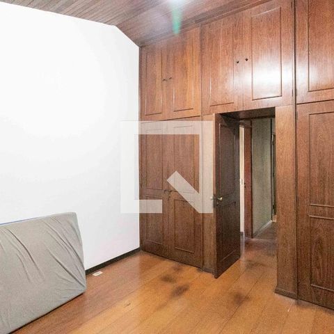 Casa à venda com 1240m², 3 quartos e 8 vagas Casa à venda com 1240m², 3 quartos e 8 vagasQuarto 2