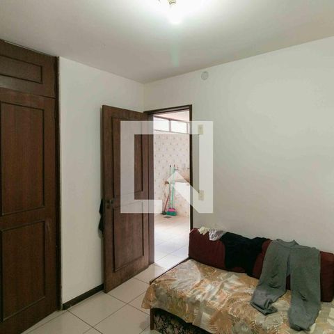 Casa à venda com 1240m², 3 quartos e 8 vagas Casa à venda com 1240m², 3 quartos e 8 vagasQuarto de Serviço