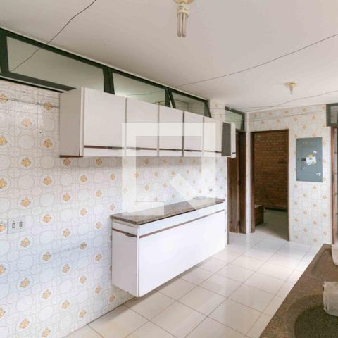 Casa à venda com 1240m², 3 quartos e 8 vagas Casa à venda com 1240m², 3 quartos e 8 vagasÁrea de Serviço