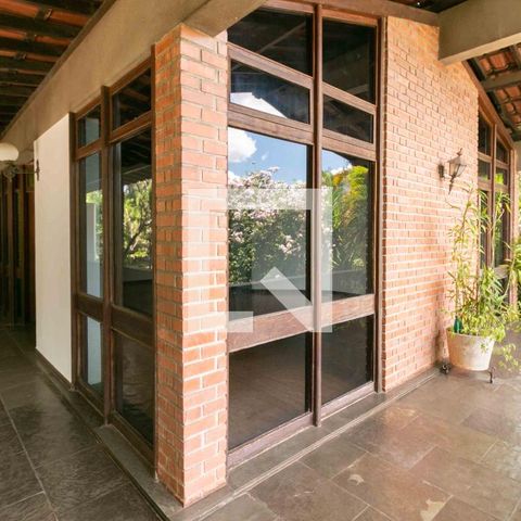 Casa à venda com 1240m², 3 quartos e 8 vagas Casa à venda com 1240m², 3 quartos e 8 vagasVaranda Sala