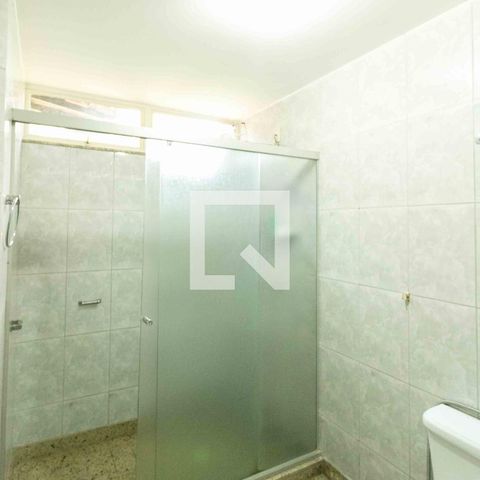 Casa à venda com 1240m², 3 quartos e 8 vagas Casa à venda com 1240m², 3 quartos e 8 vagasBanheiro Social