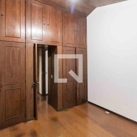 Casa à venda com 1240m², 3 quartos e 8 vagas Casa à venda com 1240m², 3 quartos e 8 vagasQuarto 2