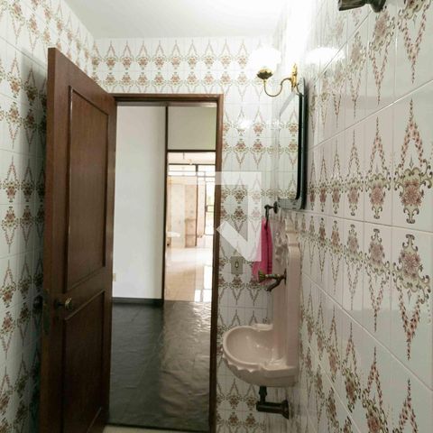 Casa à venda com 1240m², 3 quartos e 8 vagas Casa à venda com 1240m², 3 quartos e 8 vagasLavabo