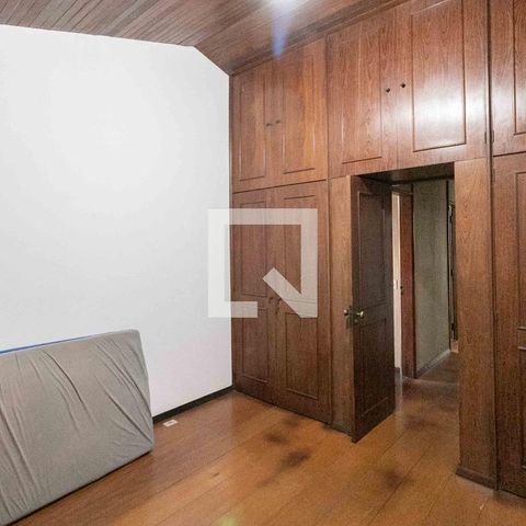 Casa à venda com 1240m², 3 quartos e 8 vagas Casa à venda com 1240m², 3 quartos e 8 vagasQuarto 2