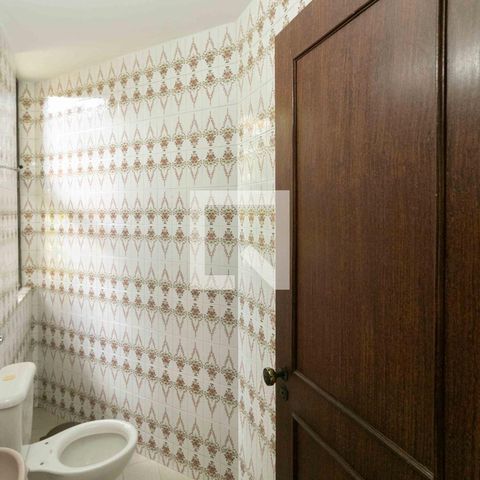 Casa à venda com 1240m², 3 quartos e 8 vagas Casa à venda com 1240m², 3 quartos e 8 vagasLavabo