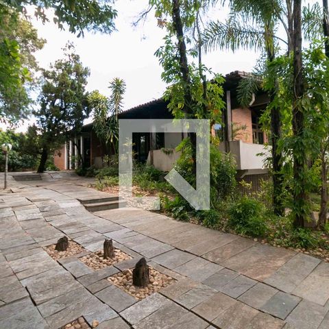 Casa à venda com 1240m², 3 quartos e 8 vagas Casa à venda com 1240m², 3 quartos e 8 vagasÁrea Externa