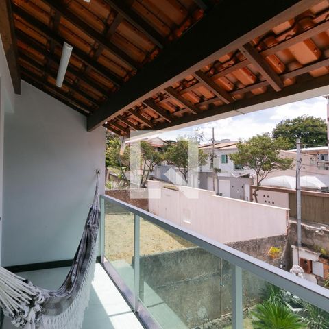 Casa à venda com 360m², 3 quartos e 3 vagas Casa à venda com 360m², 3 quartos e 3 vagasVaranda Suíte