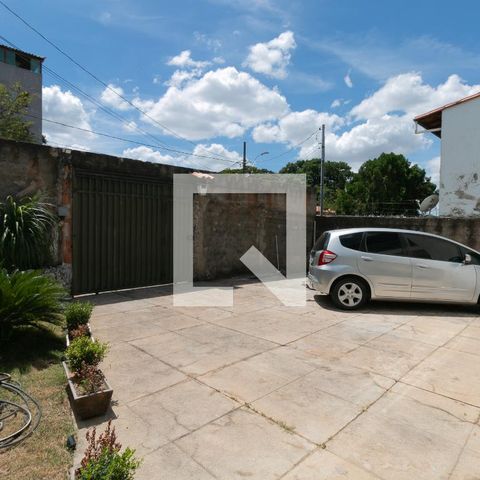 Casa à venda com 360m², 3 quartos e 3 vagas Casa à venda com 360m², 3 quartos e 3 vagasGaragem