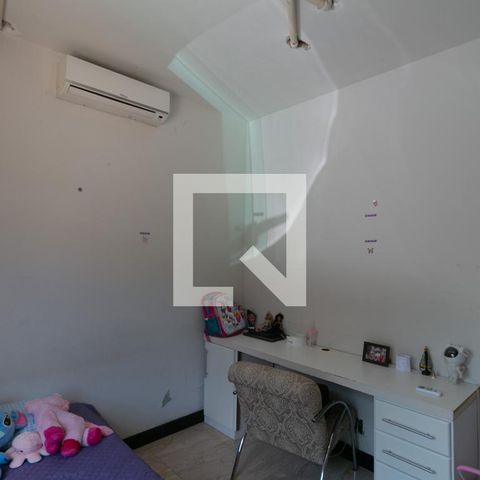 Casa à venda com 360m², 3 quartos e 3 vagas Casa à venda com 360m², 3 quartos e 3 vagasQuarto 1