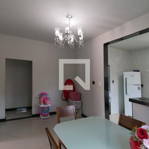 Casa à venda com 360m², 3 quartos e 3 vagas Casa à venda com 360m², 3 quartos e 3 vagasSala de Jantar