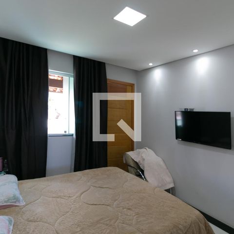 Casa à venda com 360m², 3 quartos e 3 vagas Casa à venda com 360m², 3 quartos e 3 vagasSuíte