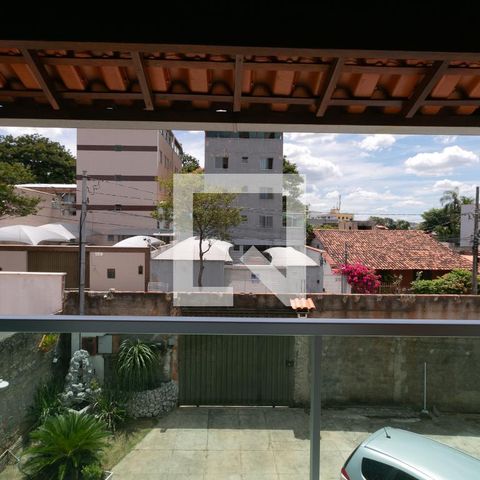 Casa à venda com 360m², 3 quartos e 3 vagas Casa à venda com 360m², 3 quartos e 3 vagasVista Suite
