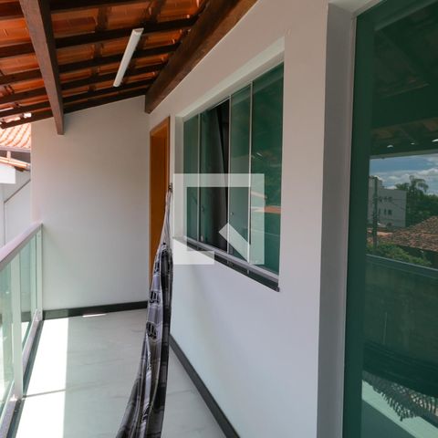 Casa à venda com 360m², 3 quartos e 3 vagas Casa à venda com 360m², 3 quartos e 3 vagasVaranda Suíte