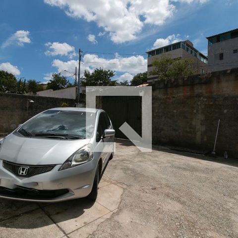 Casa à venda com 360m², 3 quartos e 3 vagas Casa à venda com 360m², 3 quartos e 3 vagasGaragem