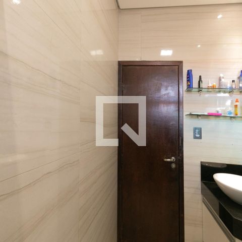 Casa à venda com 360m², 3 quartos e 3 vagas Casa à venda com 360m², 3 quartos e 3 vagasBanheiro Social