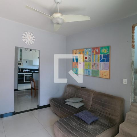 Casa à venda com 360m², 3 quartos e 3 vagas Casa à venda com 360m², 3 quartos e 3 vagasSala