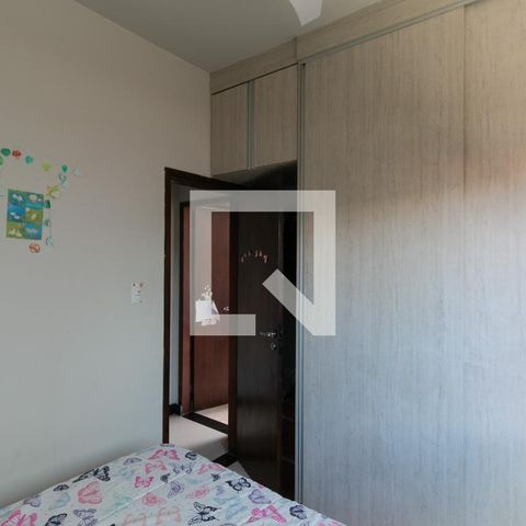 Casa à venda com 360m², 3 quartos e 3 vagas Casa à venda com 360m², 3 quartos e 3 vagasQuarto 2