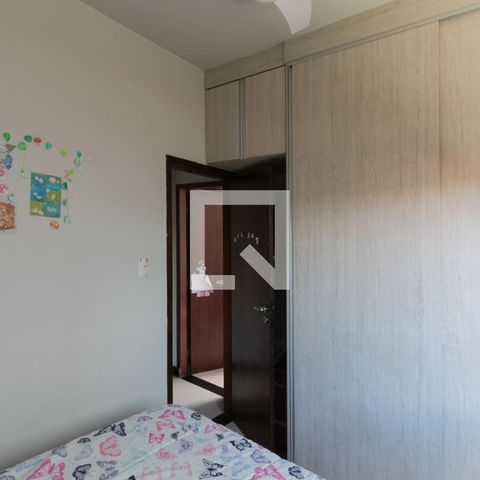 Casa à venda com 360m², 3 quartos e 3 vagas Casa à venda com 360m², 3 quartos e 3 vagasQuarto 2