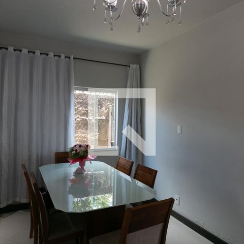 Casa à venda com 360m², 3 quartos e 3 vagas Casa à venda com 360m², 3 quartos e 3 vagasSala de Jantar