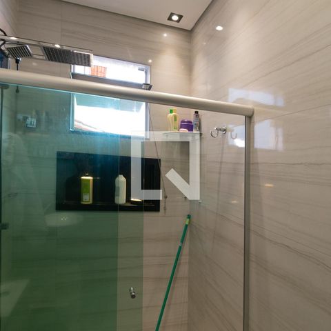 Casa à venda com 360m², 3 quartos e 3 vagas Casa à venda com 360m², 3 quartos e 3 vagasBanheiro Social