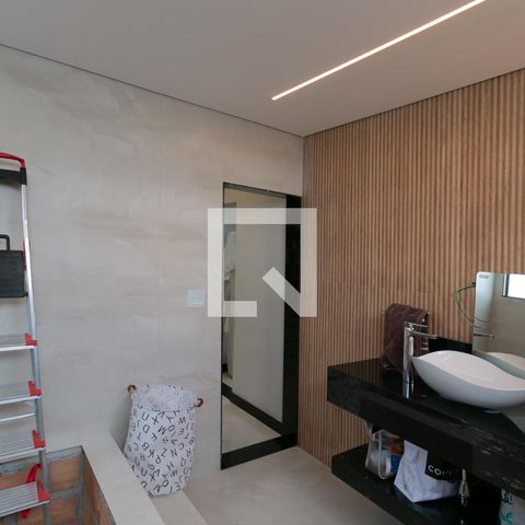 Casa à venda com 360m², 3 quartos e 3 vagas Casa à venda com 360m², 3 quartos e 3 vagasBanheiro Suíte